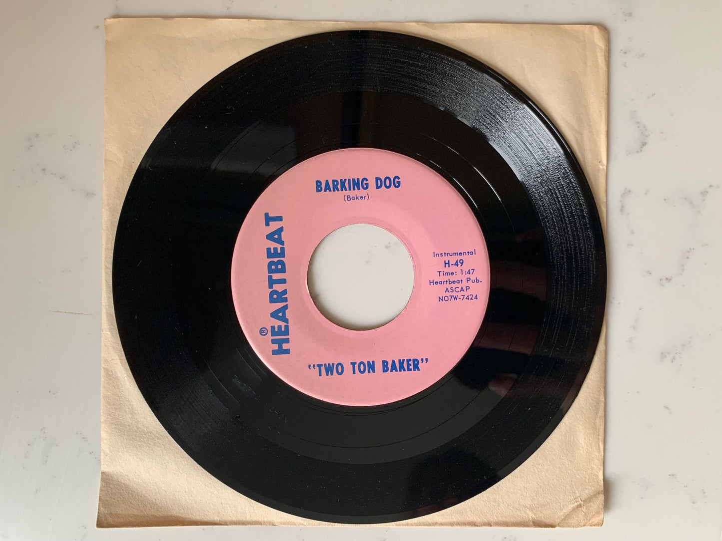 Two Ton Baker Barking Dog / The Music Goes 'Round And Around, Vinyl Records, 1960's Jazz Singles, Two Ton Baker, Heartbeat – H-49